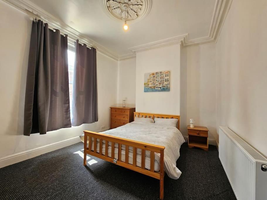 Villa Convenient 3 Bed, Pr1 Near Uclan N Train Station Preston  Esterno foto