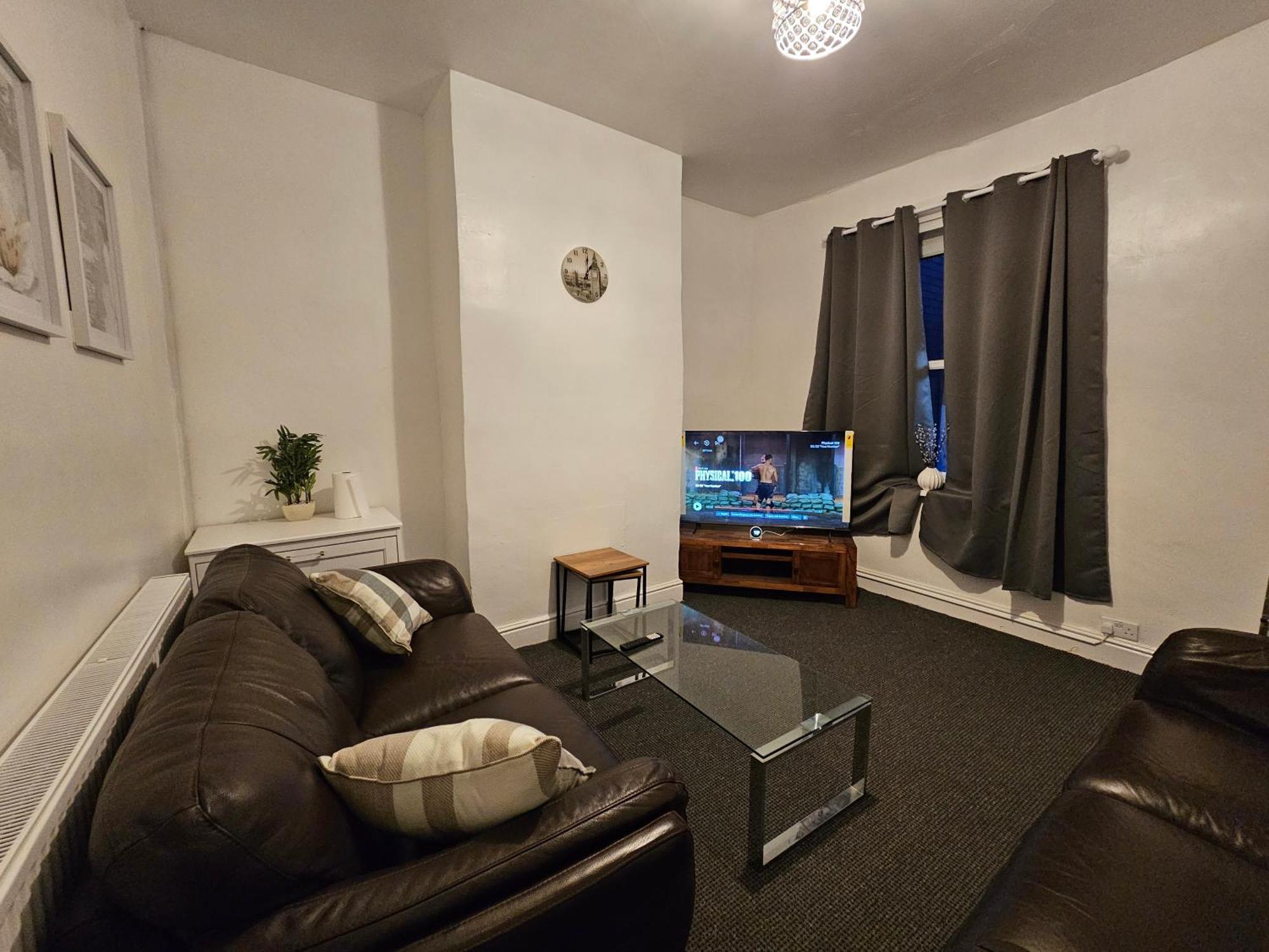 Villa Convenient 3 Bed, Pr1 Near Uclan N Train Station Preston  Esterno foto